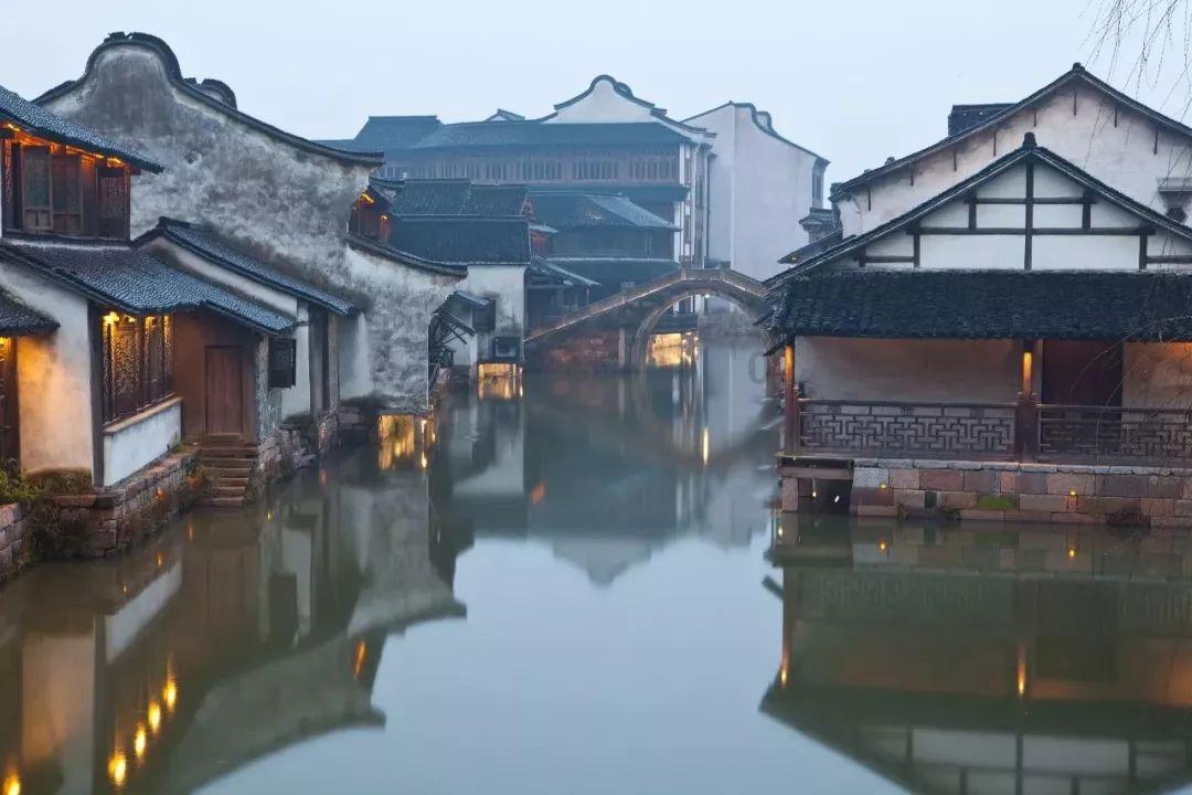 可爱吊带裙